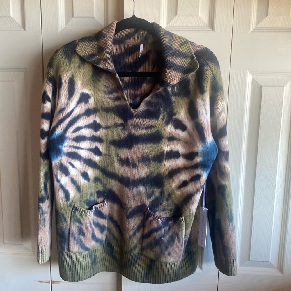YFB NWT Oversized Boho Tie Dye Long Sleeve Vneck collared 100% Cotton Sweater